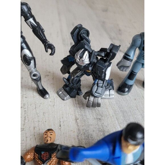 Assorted villain hero mini action figure toy set diver robot - Picture 5 of 9